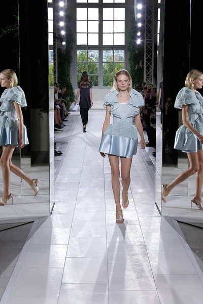 Look 23
